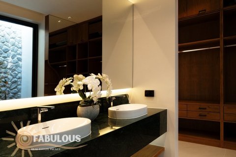 Villa in Bang Tao, Thailand 3 bedrooms № 179360 - photo 9