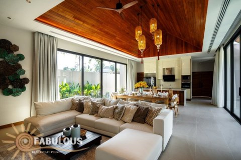 Villa in Bang Tao, Thailand 3 bedrooms № 179360 - photo 4