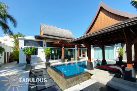 Villa in Bang Tao, Thailand 3 bedrooms № 179358 - photo 1