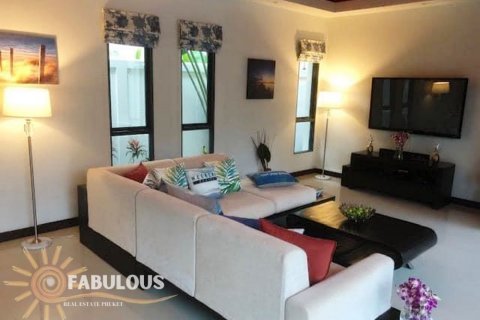 Villa in Bang Tao, Thailand 3 bedrooms № 179358 - photo 8