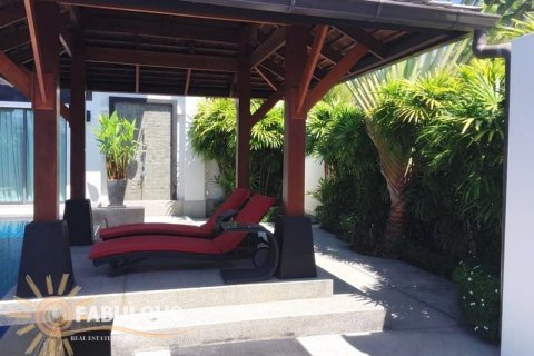 Villa in Bang Tao, Thailand 3 bedrooms № 179358 - photo 6