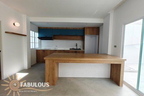 Villa in Ko Kaeo, Thailand 4 bedrooms № 179361 - photo 8
