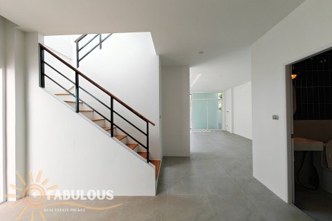 Villa in Ko Kaeo, Thailand 4 bedrooms № 179361 - photo 9