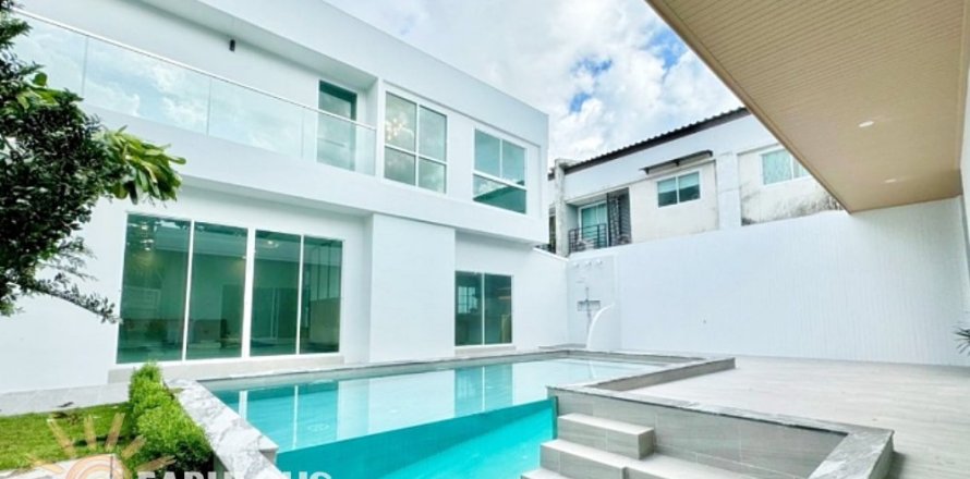 Villa in Ko Kaeo, Thailand 4 bedrooms № 179361