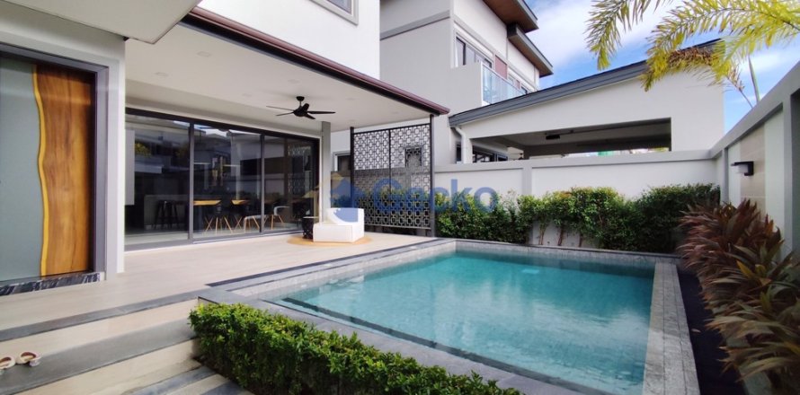 House in Pattaya, Thailand 3 bedrooms № 196391