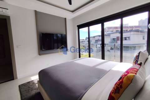 House in Pattaya, Thailand 3 bedrooms № 196391 - photo 9