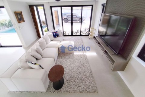 House in Pattaya, Thailand 3 bedrooms № 196391 - photo 5