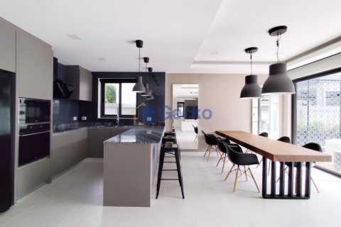 House in Pattaya, Thailand 3 bedrooms № 196391 - photo 4