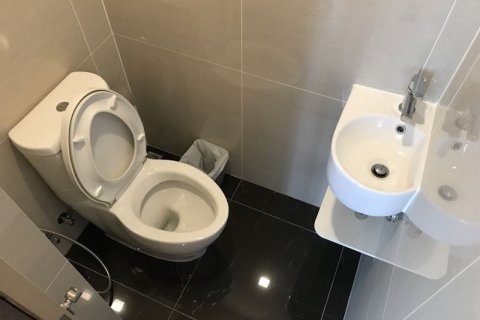 Студия в кондо в Клонг Тоэй, Бангкок, Таиланд № 147693 - фото 6