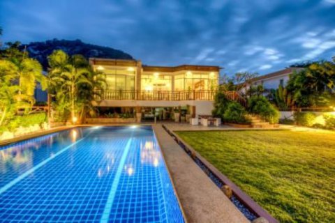 Villa à Hua Hin, Thaïlande 4 chambres № 193347