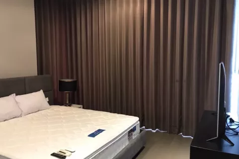 Condo in Huai Khwang, Bangkok, Thailand, 2 bedrooms  № 138175 - photo 14