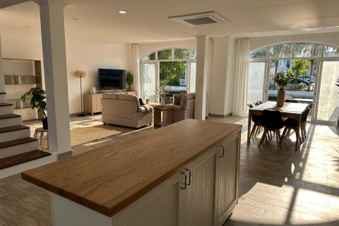 Таунхаус в Пхукете, Таиланд с 4 спальнями № 138178 - фото 3