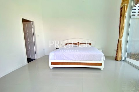 House in Pattaya, Thailand 3 bedrooms № 198137 - photo 14