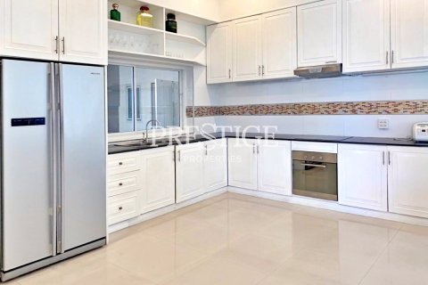 House in Pattaya, Thailand 3 bedrooms № 198137 - photo 7