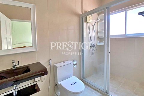 House in Pattaya, Thailand 3 bedrooms № 198137 - photo 13