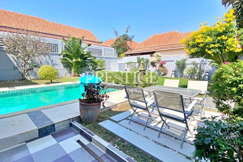 House in Pattaya, Thailand 3 bedrooms № 198137 - photo 19