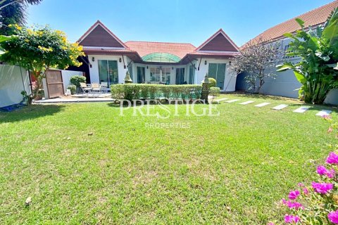 House in Pattaya, Thailand 3 bedrooms № 198137 - photo 21