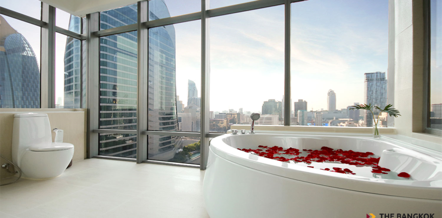 Apartment in Bangkok, Thailand 2 bedrooms № 190211