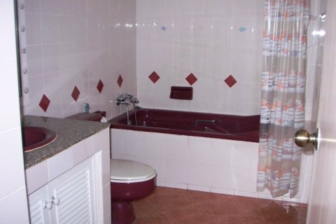 Кондоминиум с 3 спальнями в Бангкоке, Таиланд № 143738 - фото 8