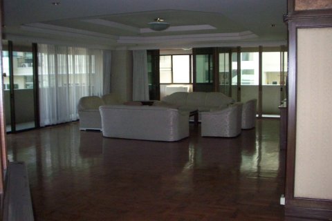 Кондоминиум с 3 спальнями в Бангкоке, Таиланд № 143738 - фото 1