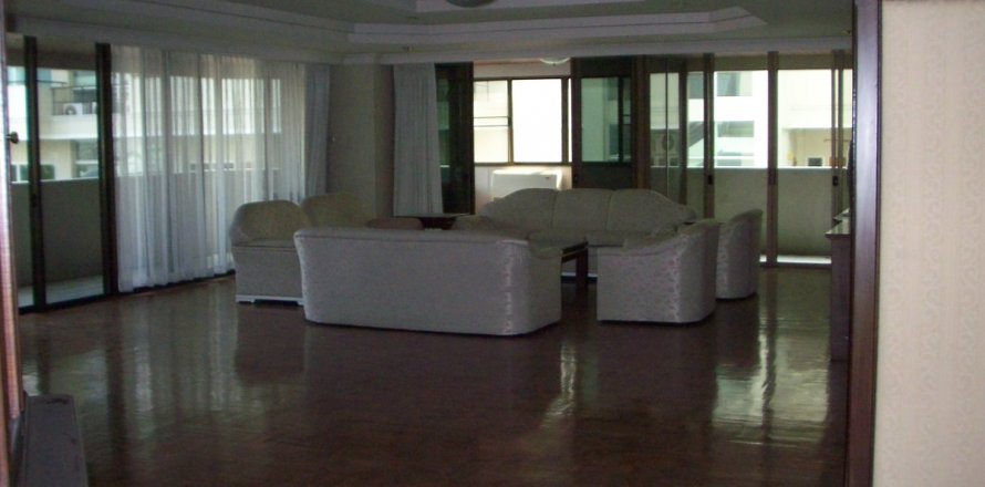 Кондоминиум с 3 спальнями в Бангкоке, Таиланд № 143738