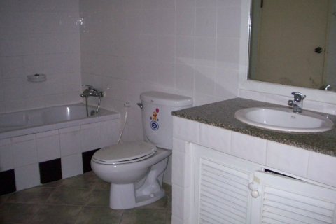 Кондоминиум с 3 спальнями в Бангкоке, Таиланд № 143738 - фото 4