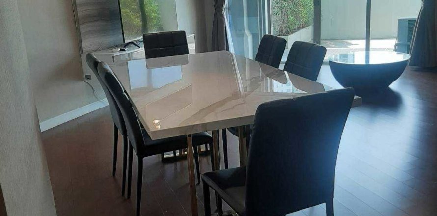 Condo à Huai Khwang, Bangkok, Thaïlande, 5 chambres  № 164655