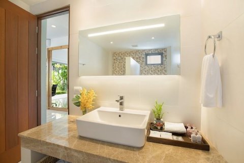Villa in Ko Samui, Thailand 4 bedrooms № 164658 - photo 20