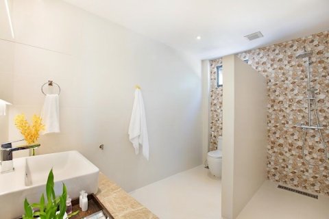 Villa in Ko Samui, Thailand 4 bedrooms № 164658 - photo 16