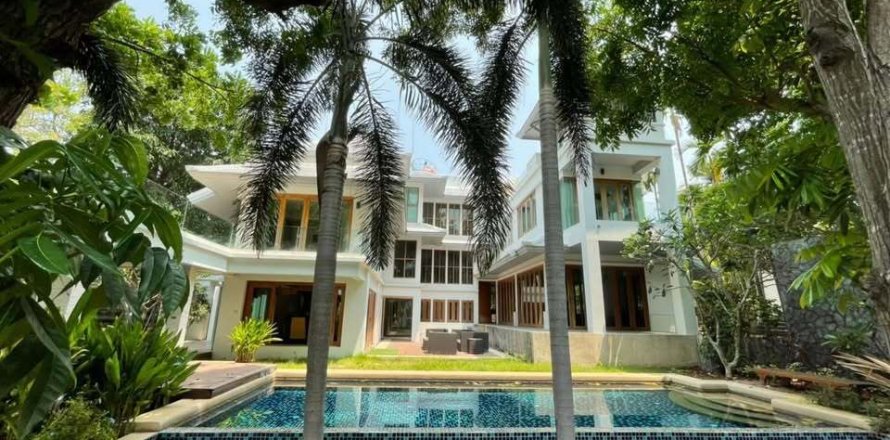 Дом в Паттайе, Таиланд с 5 спальнями  № 167479