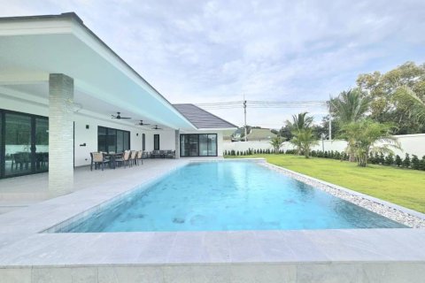 Villa in Hua Hin, Thailand 3 bedrooms № 146761 - photo 4