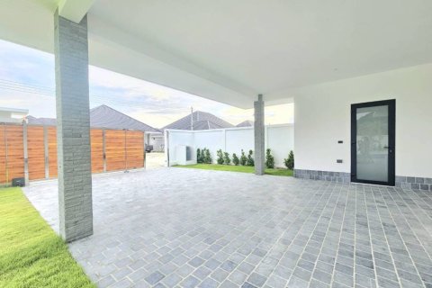 Villa in Hua Hin, Thailand 3 bedrooms № 146761 - photo 8