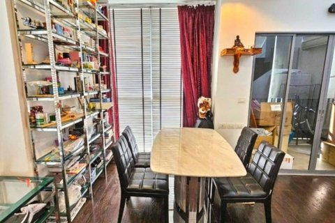 Дуплекс в Бангкоке, Таиланд с 2 спальнями  № 114160 - фото 3