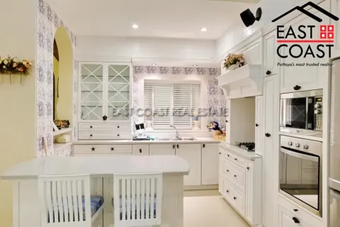 Casa de 3 dormitorios en Pattaya, Tailandia № 212192 - foto 13