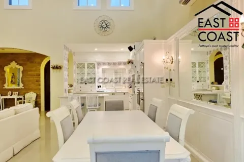 Casa de 3 dormitorios en Pattaya, Tailandia № 212192 - foto 11