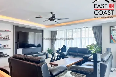Condo on Jomtien Beach, Pattaya, Thailand, 3 bedrooms  № 212198