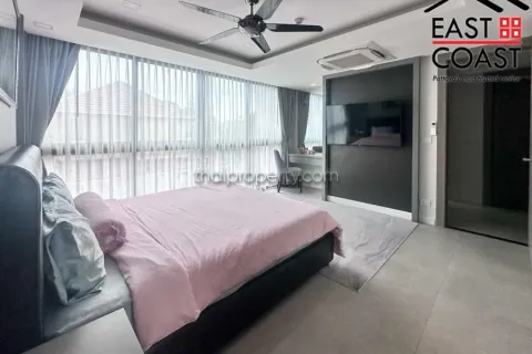 Condominio de 3 dormitorios en Jomtien Beach, Pattaya, Tailandia № 212198 - foto 14