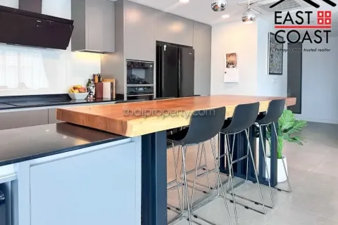 Condominio de 3 dormitorios en Jomtien Beach, Pattaya, Tailandia № 212198 - foto 8