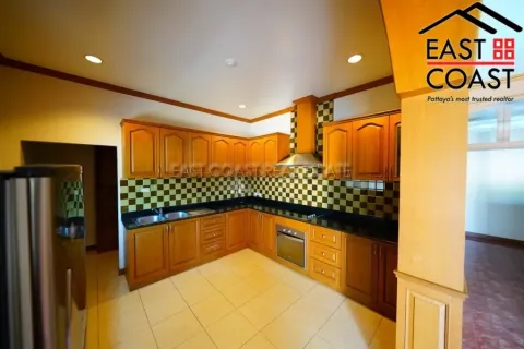 Casa de 3 dormitorios en Pattaya, Tailandia № 212197 - foto 3