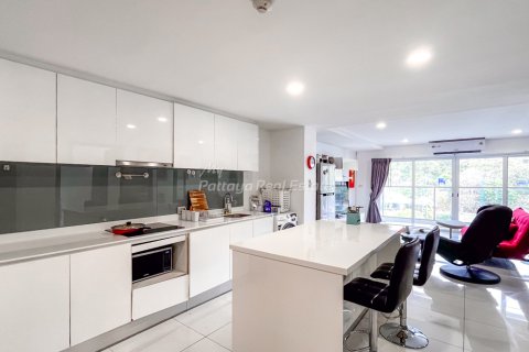 Condo in Bang Lamung, Thailand, 2 bedrooms  № 170423 - photo 6