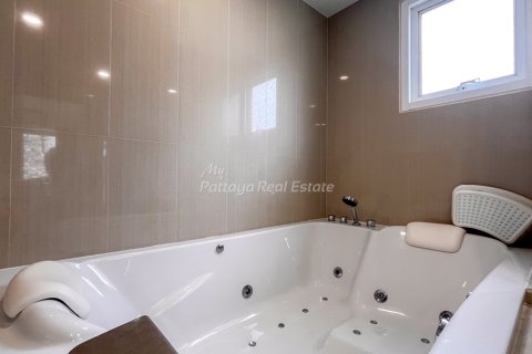 Condo in Bang Lamung, Thailand, 2 bedrooms  № 170423 - photo 16