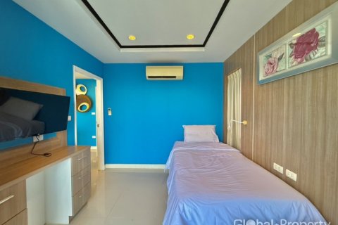 Condo in Pattaya, Thailand, 4 bedrooms  № 170426 - photo 7