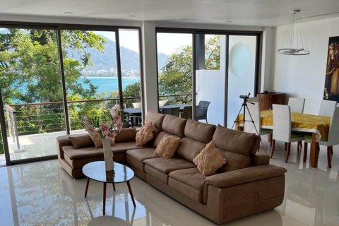 Townhouse in Patong, Thailand 3 bedrooms № 134014 - photo 5