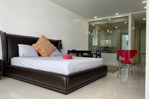 Townhouse in Patong, Thailand 3 bedrooms № 134014 - photo 16
