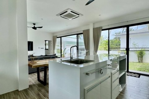 Villa in Ko Samui, Thailand 14 bedrooms № 139702 - photo 1