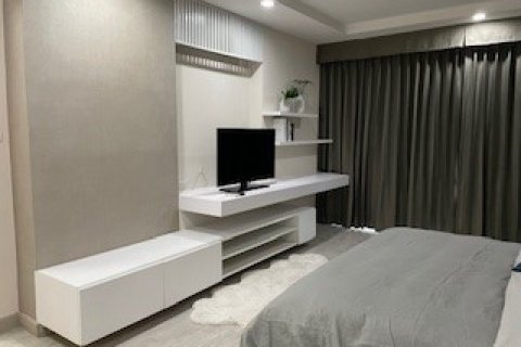 Condo in Bangkok, Thailand, 2 bedrooms  № 143067 - photo 5