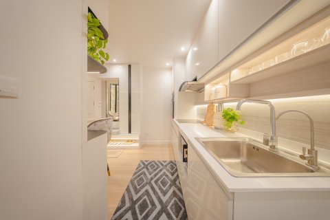 Кондоминиум с 2 спальнями в Бангкоке, Таиланд № 143050 - фото 12