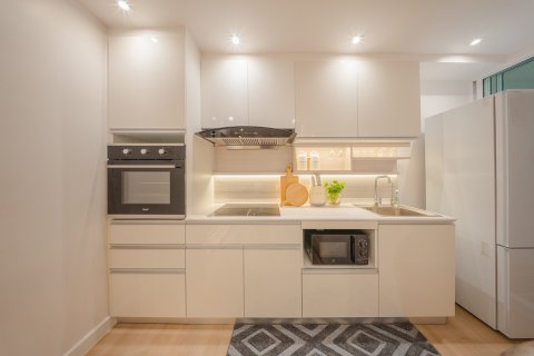 Кондоминиум с 2 спальнями в Бангкоке, Таиланд № 143050 - фото 11