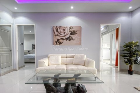 Condo in Bang Lamung, Thailand, 2 bedrooms № 150395 - photo 2