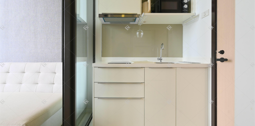 Condo in Bangkok, Thailand, 1 bedroom  № 194583